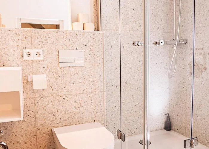 Denkmal Traumsanierung. Gesamtes Hinterhaus * Λειψία